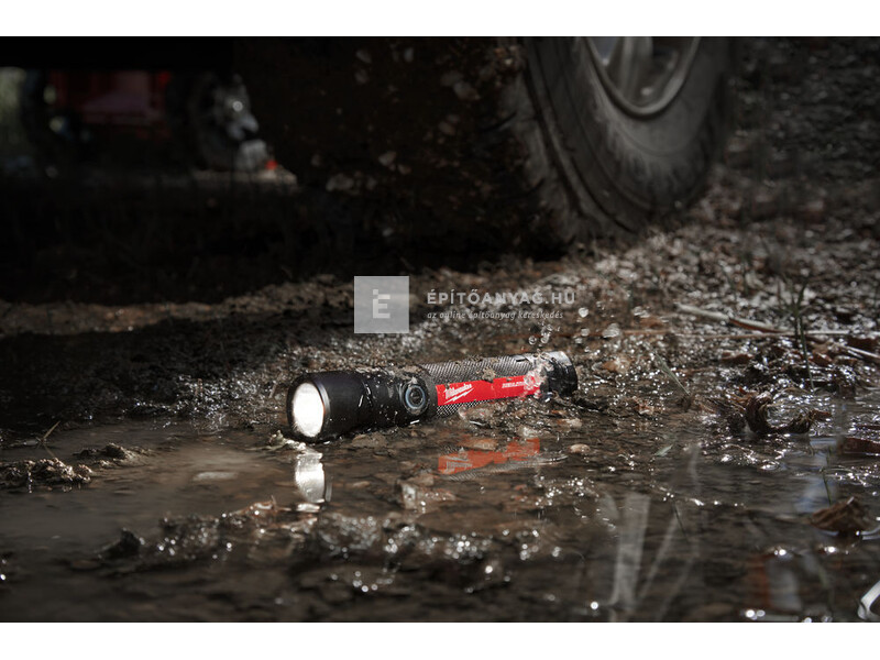 Milwaukee L4FMLED-301 USB újratölthető 800L zseblámpa