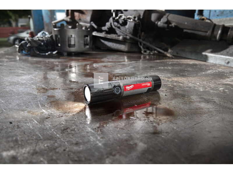 Milwaukee L4FMLED-301 USB újratölthető 800L zseblámpa