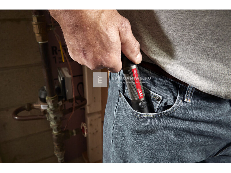 Milwaukee L4FMLED-301 USB újratölthető 800L zseblámpa