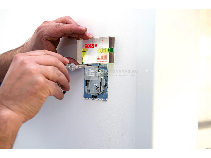 SOLA kicsi vízmérték r100 grün sb