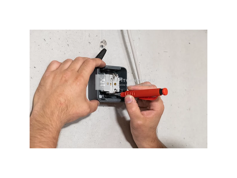 SOLA furatjelölő TLM2