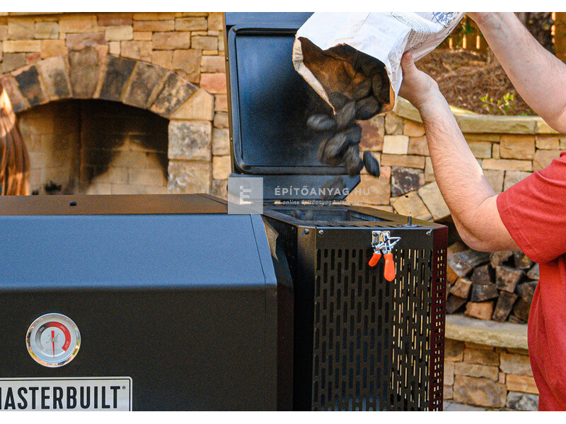 SpaTrend Masterbuilt Gravity Series 800 faszenes grillsütő International