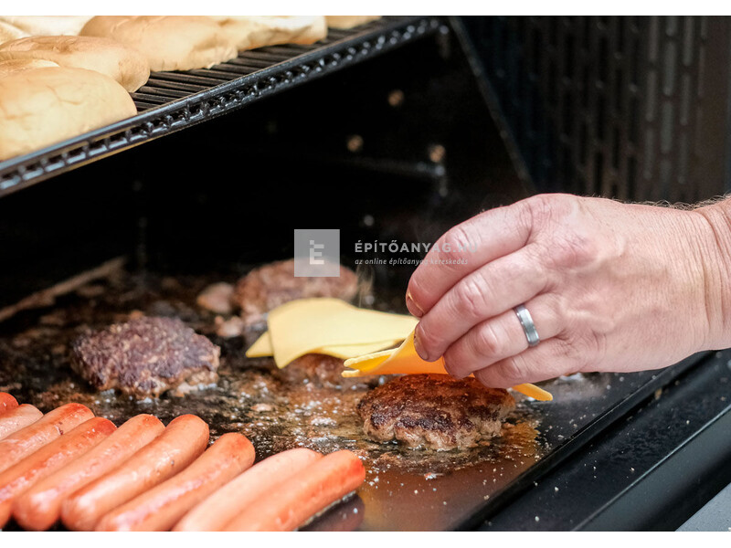 SpaTrend Masterbuilt Gravity Series 800 faszenes grillsütő International