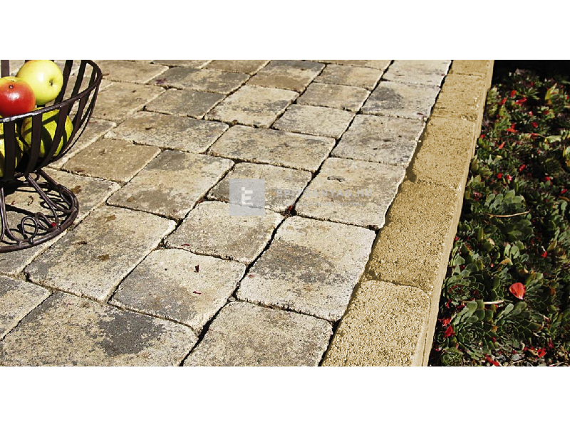 Semmelrock Castello Antico Szegélykő homoksárga 33x25x8 cm