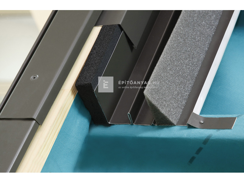 Fakro EHV-AT Thermo Burkolókeret, hullámos tetőfedő anyaghoz, hőszigetelt, méret: 06, 78x118 cm