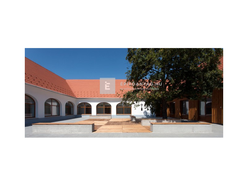 Creaton Róna Egyenesvágású alapcserép natúrvörös