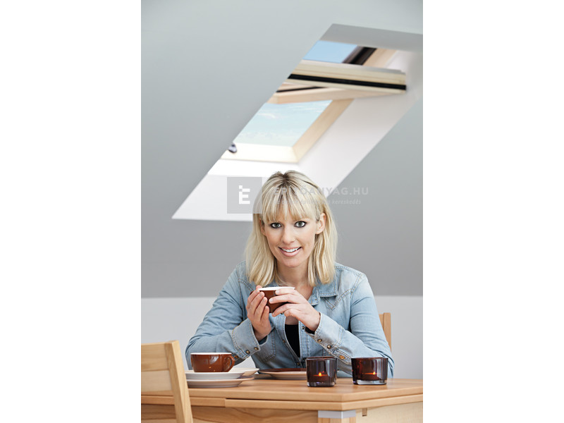 Roto WDF R45 H Fa billenő tetőablak,2 réteg üveg 7/14, 74x140 cm