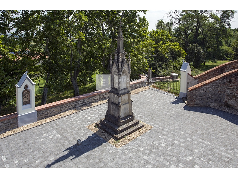 Leier Dom Térkő antik palaszürke 14x14 cm 8 cm