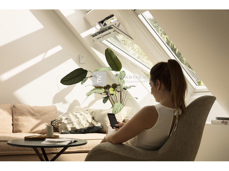 Velux INTEGRA GGU MK06 Elektromos billenő tetőtéri ablak,pur bevonat, háromrétegű üveg 78x118 cm