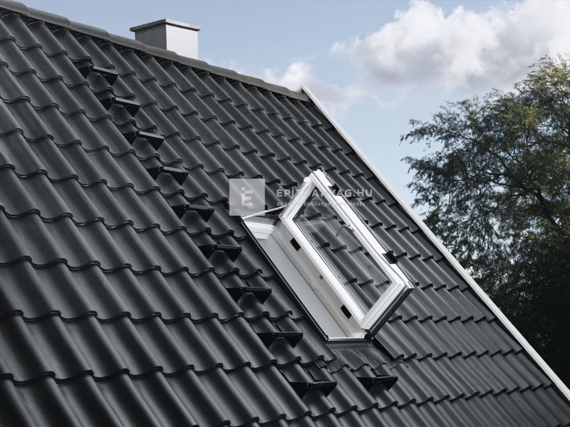 Velux GXU 66x118 cm tetőkijárat háromrétegű üveggel