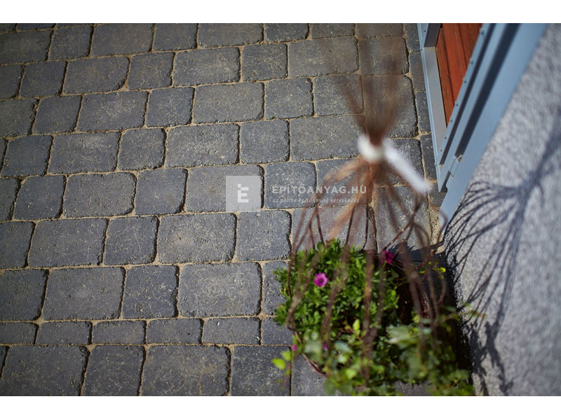 KK Kavics Arrabona Ódon Térkő kocka antracit 16x16 cm 8 cm