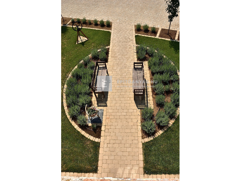 KK Kavics Aquincum Térkő nagytégla homok 21x28 cm 7 cm